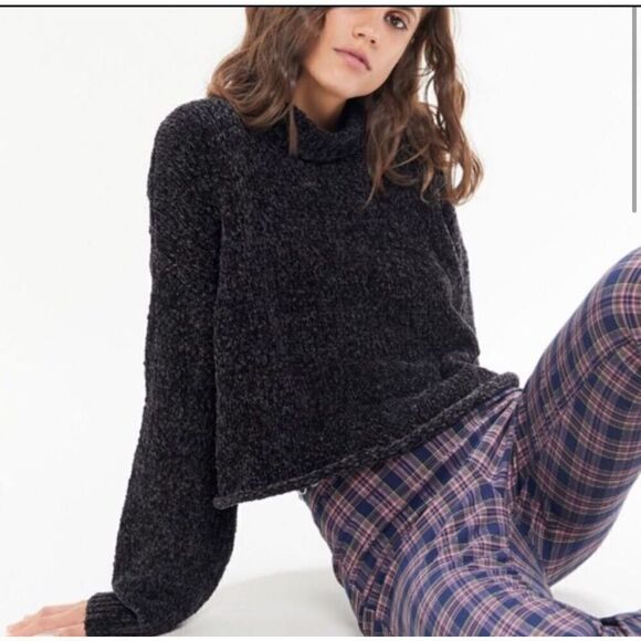 Urban Outfitters UO Plush Chenille Mock-Neck Sweater Size L - Picture 1 of 7